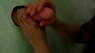 Mamada incre&iacute;ble en gloryhole